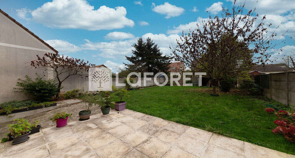 Maison à ROISSY-EN-BRIE