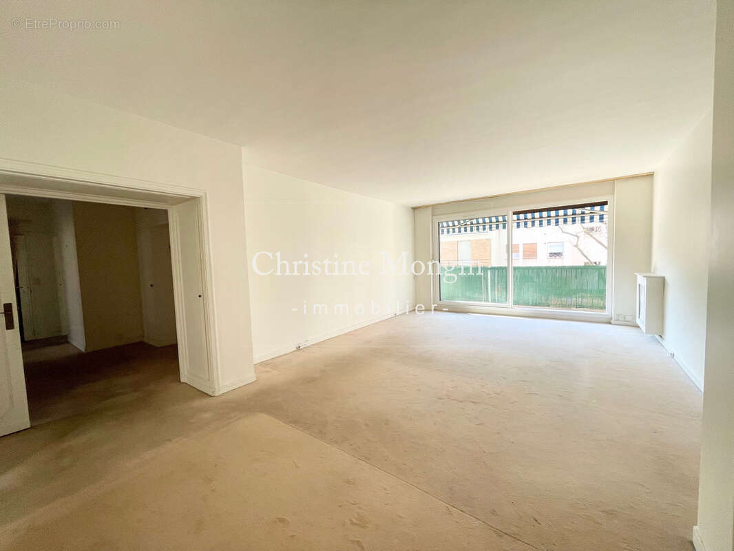 Appartement à NEUILLY-SUR-SEINE