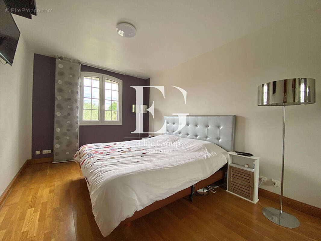 A vendre maison 7 pieces 200 m² - photo 11