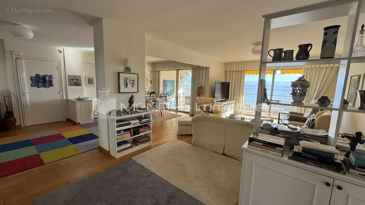 Appartement à ROQUEBRUNE-CAP-MARTIN