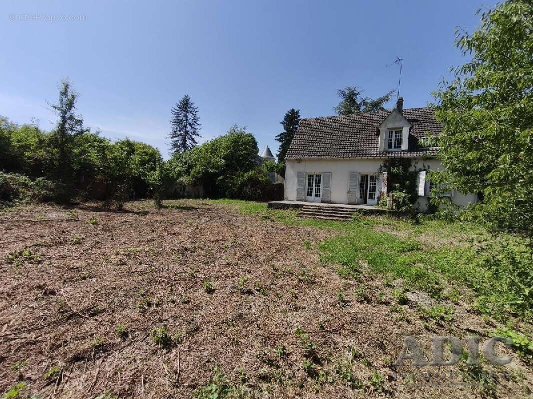 Maison à NANTOUILLET
