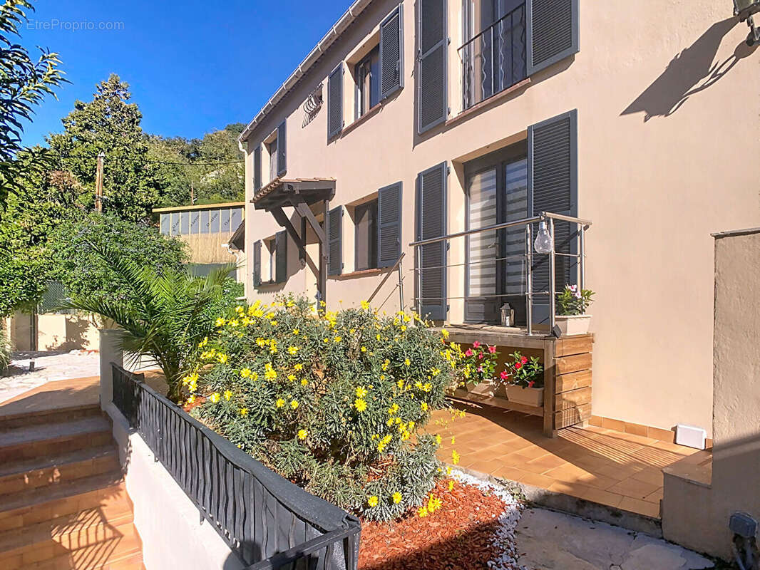 Appartement à MENTON