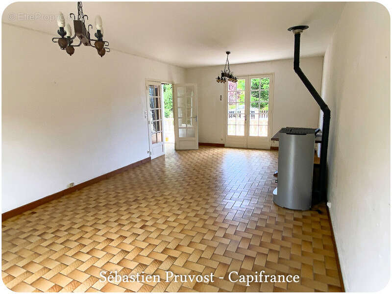 Maison à SAINT-PARDOUX-LA-RIVIERE