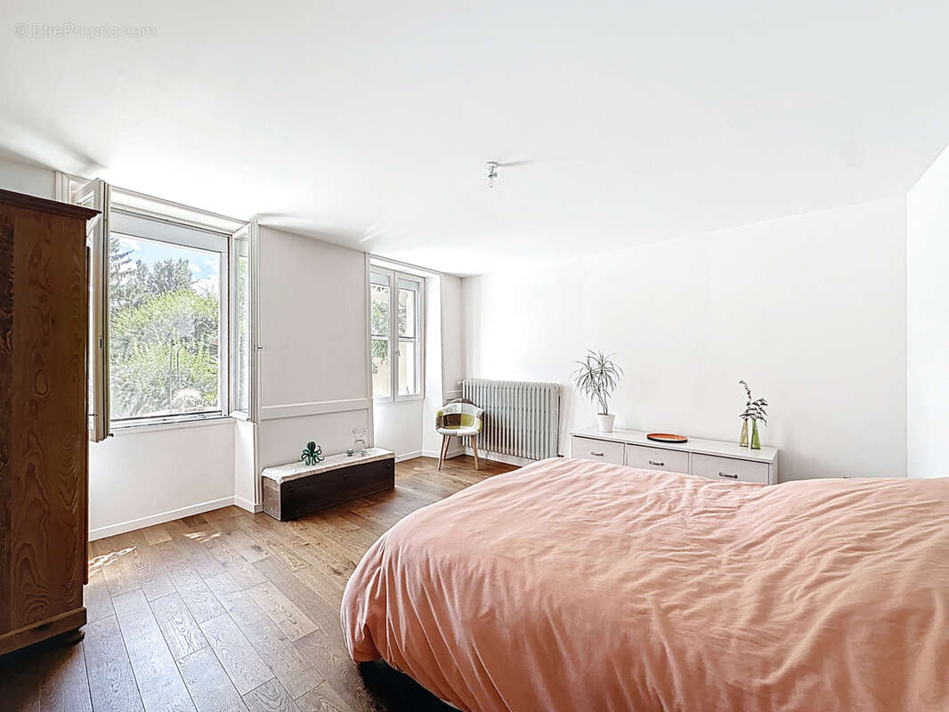 Maison à LA TOUR-DU-PIN