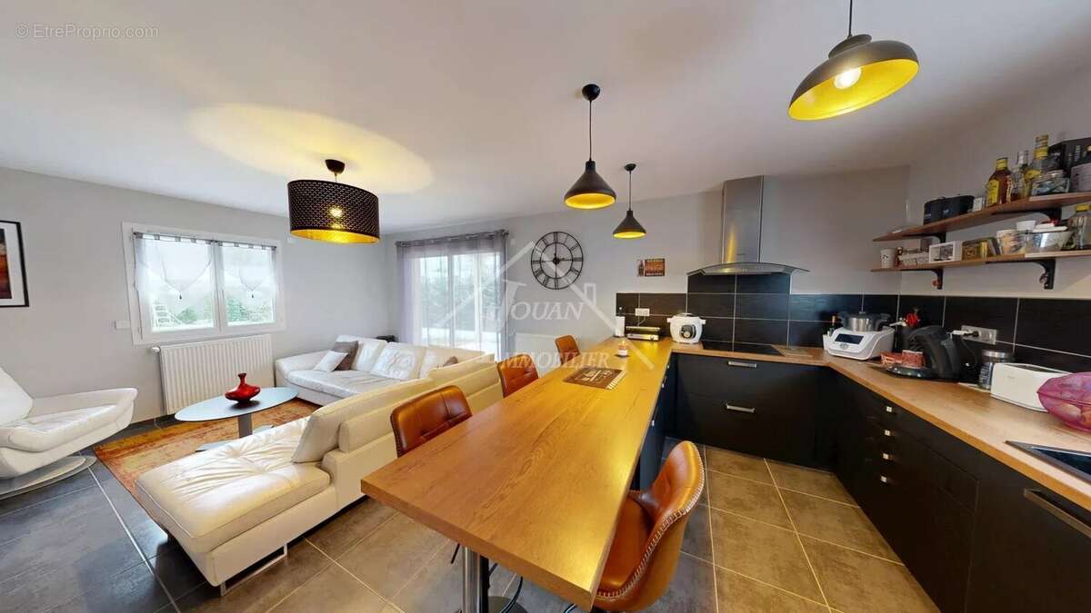 Maison à BROUT-VERNET