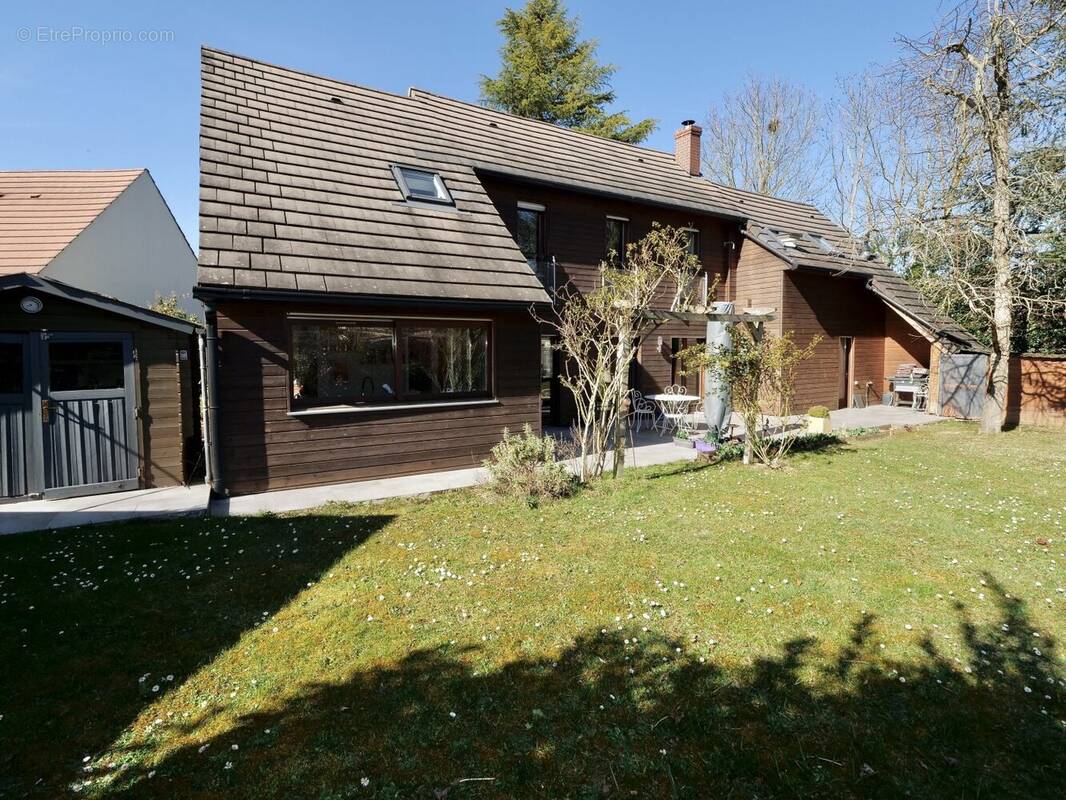 Maison à VAUX-LE-PENIL