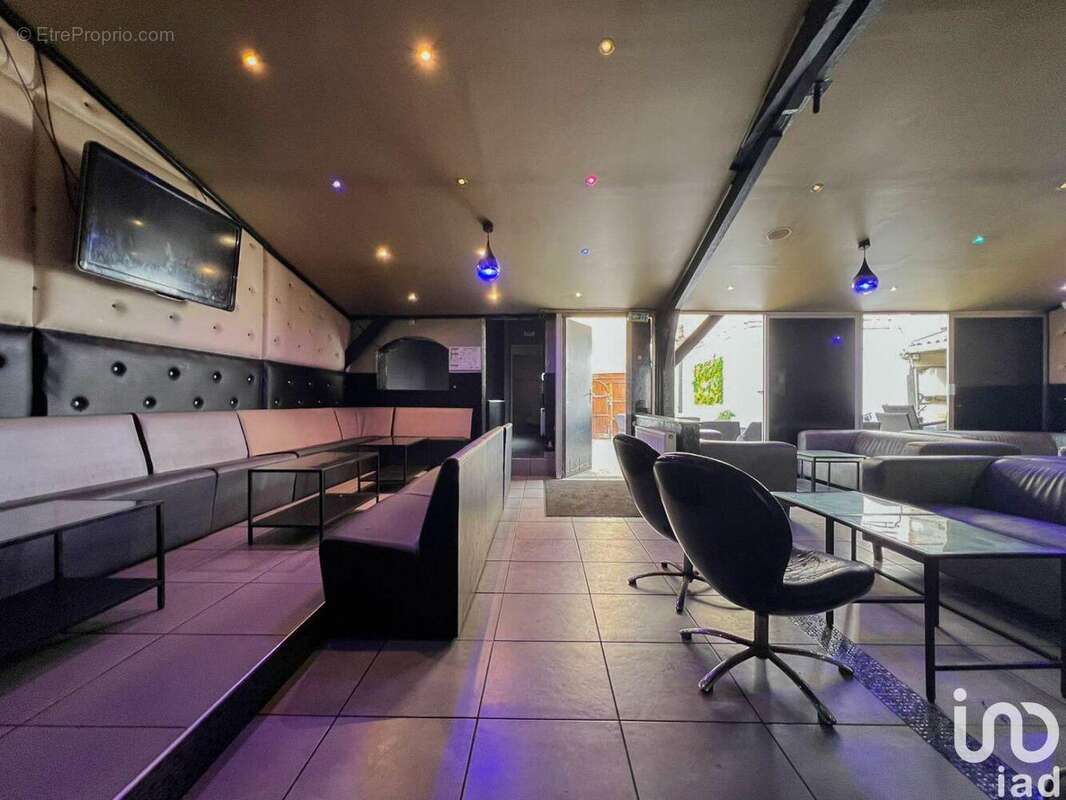 Photo 4 - Commerce à VERNON