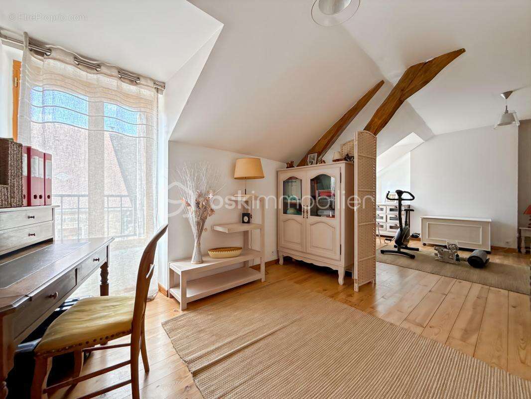 Maison à VILLENEUVE-L&#039;ARCHEVEQUE