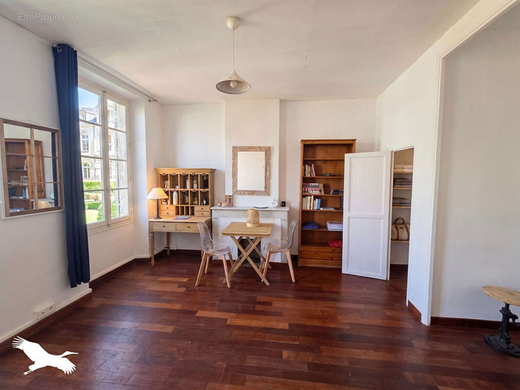 Appartement à MARSEILLE-1E