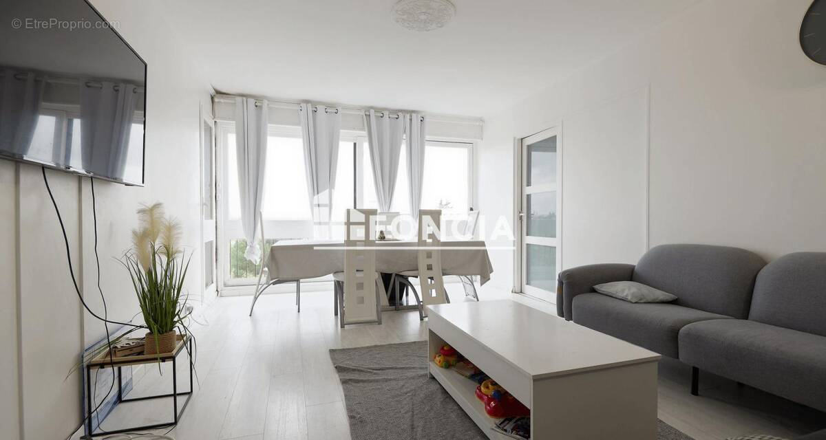 Appartement à RIS-ORANGIS