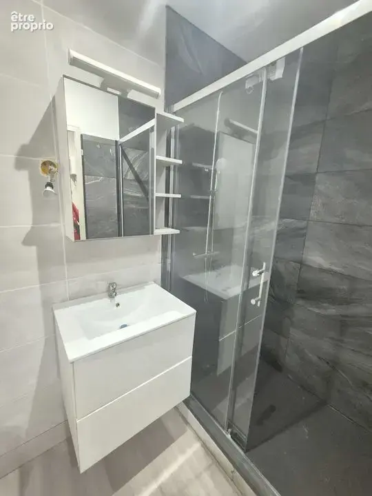 LA CIOTAT APPARTEMENT T2 de 33m² avec carré de jardin -