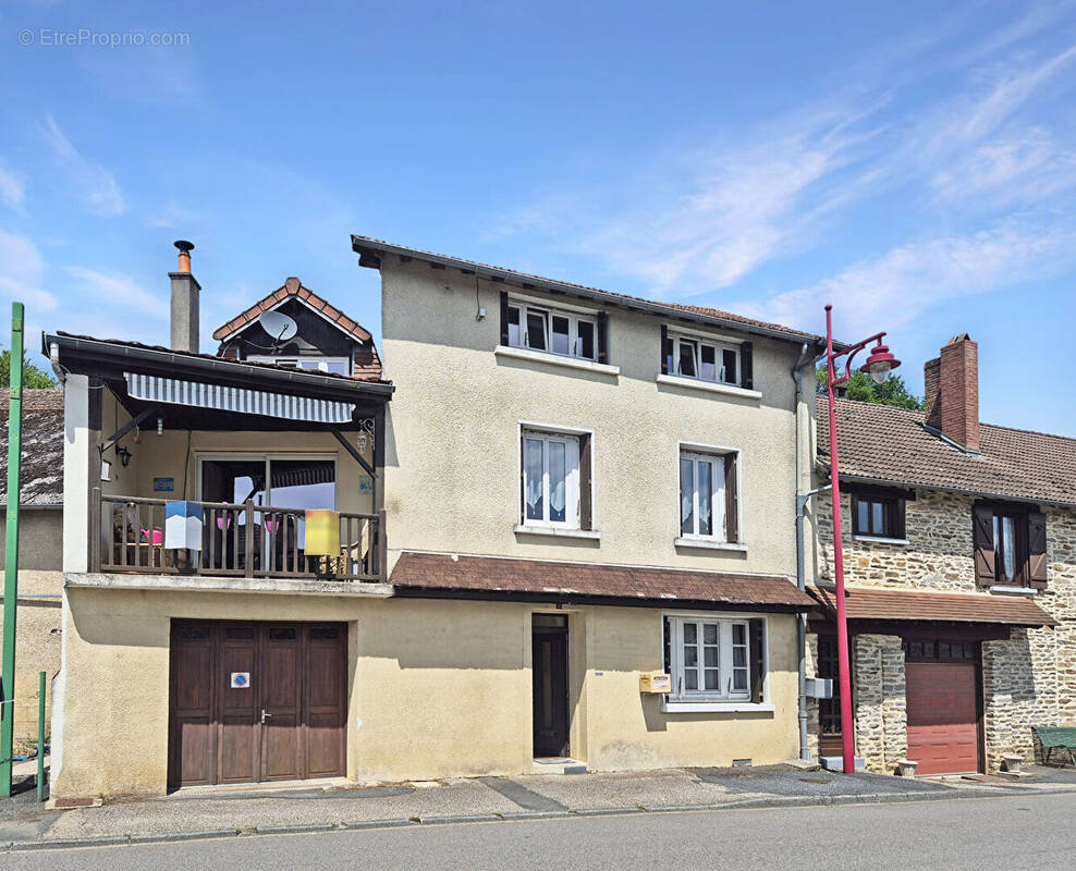 Maison à COUSSAC-BONNEVAL