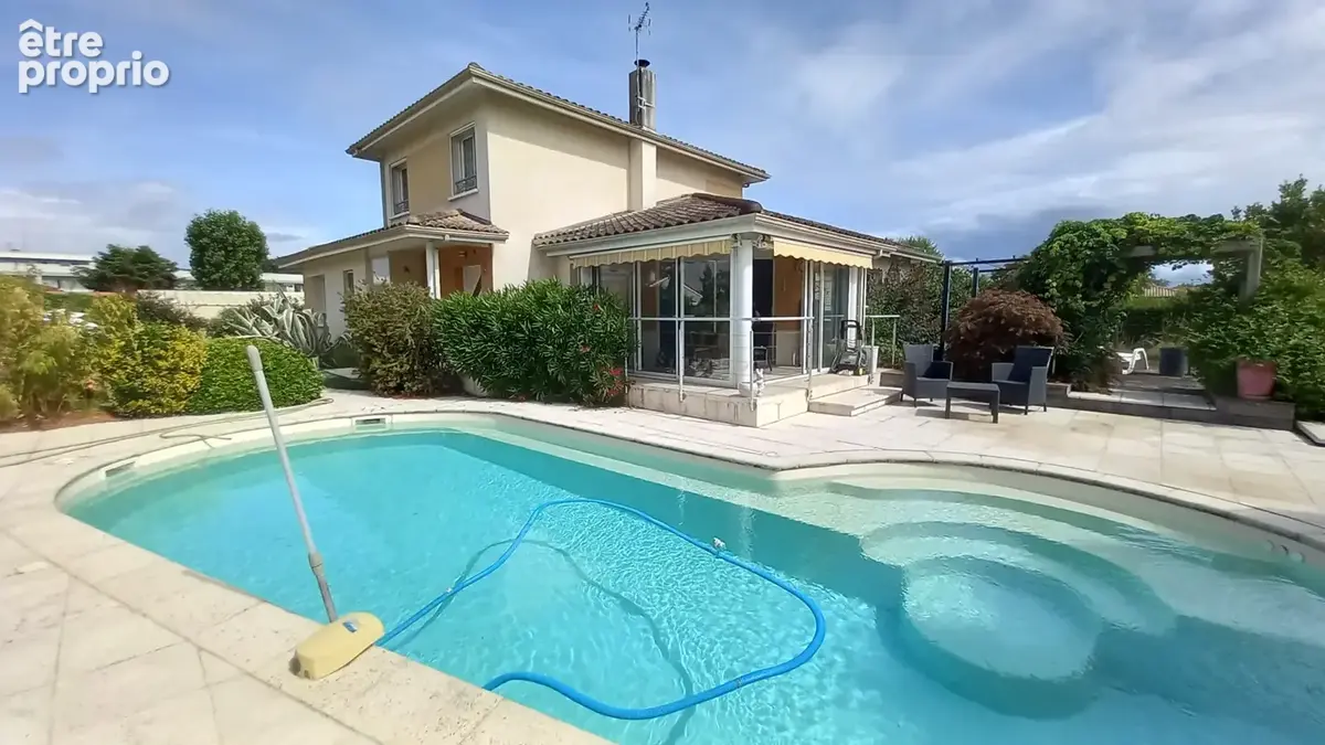 Maison à PAREMPUYRE