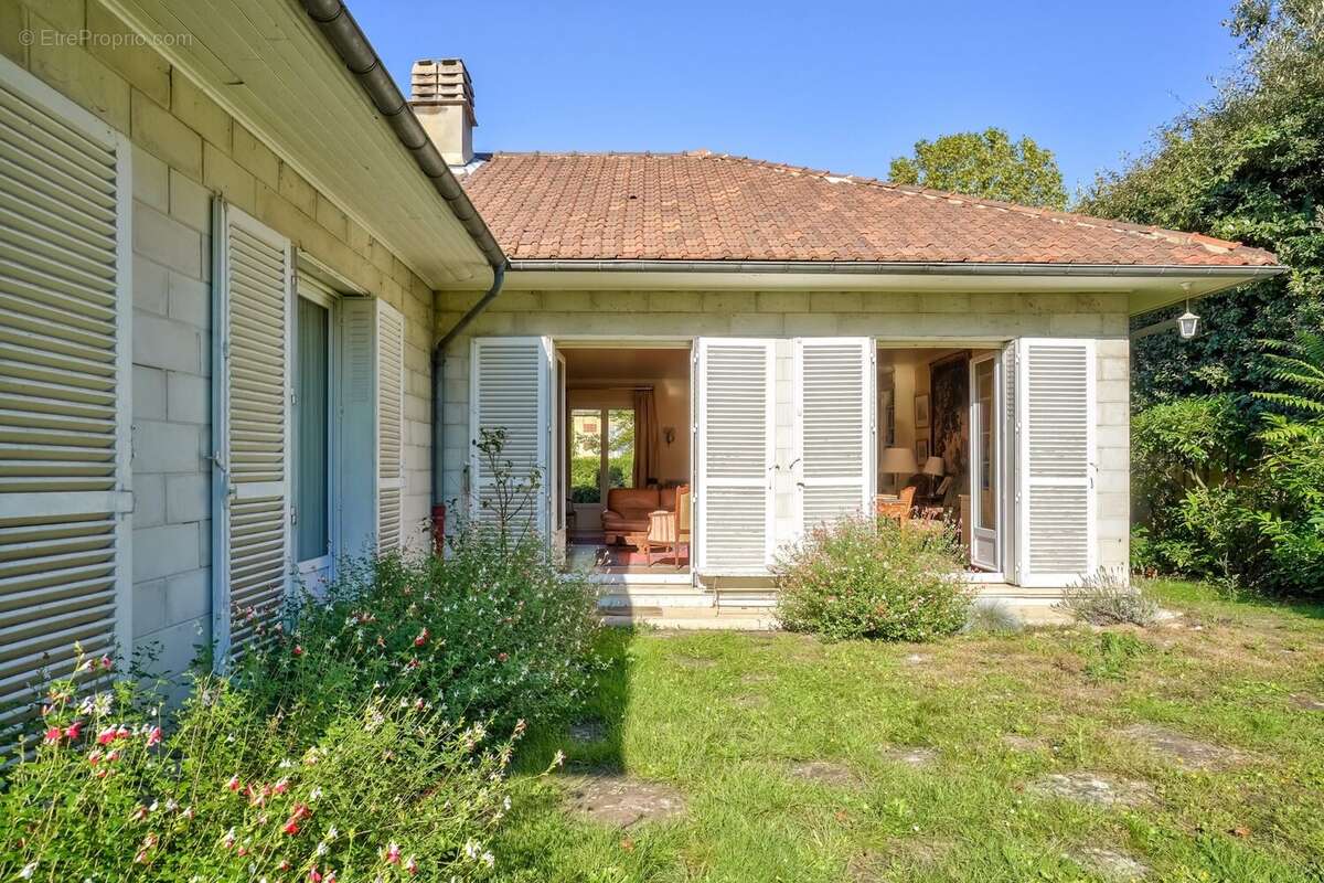 Maison à LE VESINET