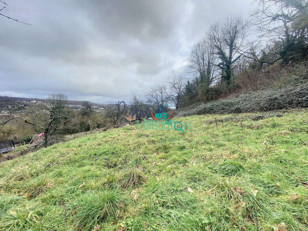 Terrain à LILLEBONNE