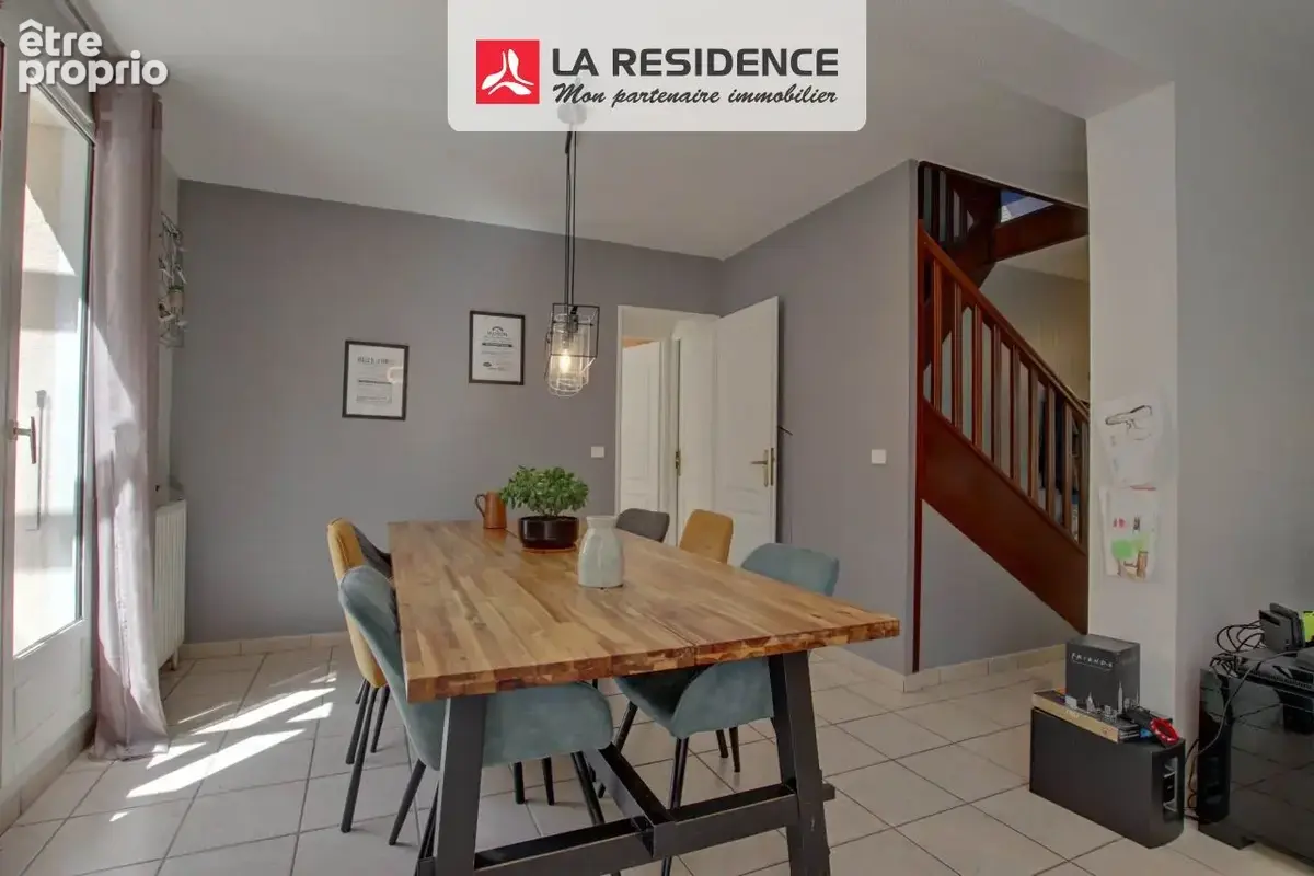 Maison 7 pièces 186 m² à vendre à Le Mesnil-Saint-Denis (78320) - photo 2