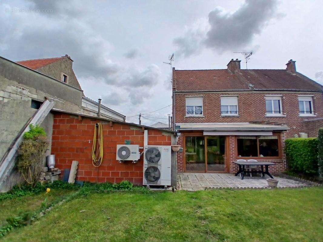 Maison à NEUVILLE-SAINT-REMY