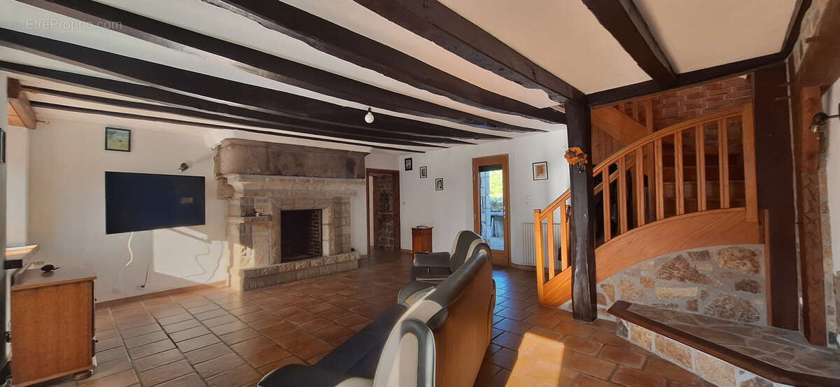 Maison à YVIGNAC-LA-TOUR