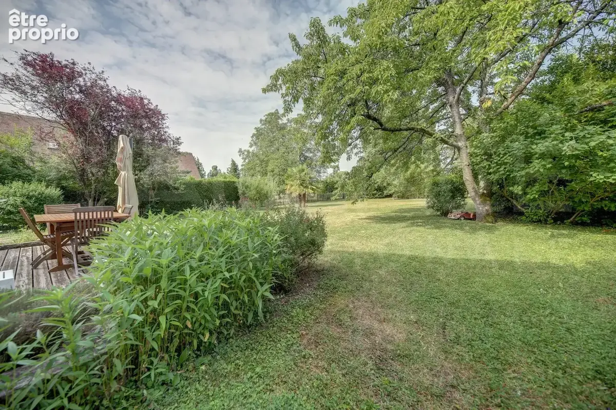 Jolie propriete avec beau jardin paysage - photo 7