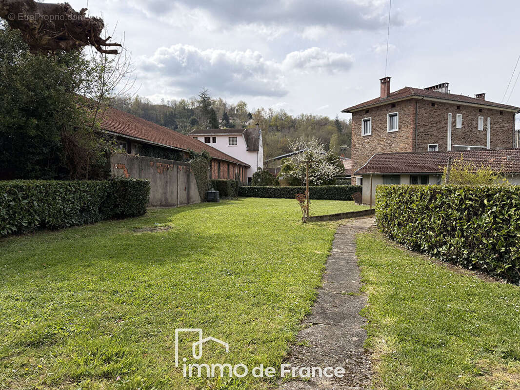 Maison à DECAZEVILLE