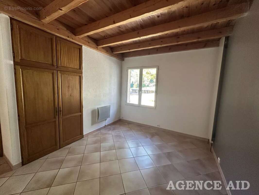 Maison à CUGES-LES-PINS