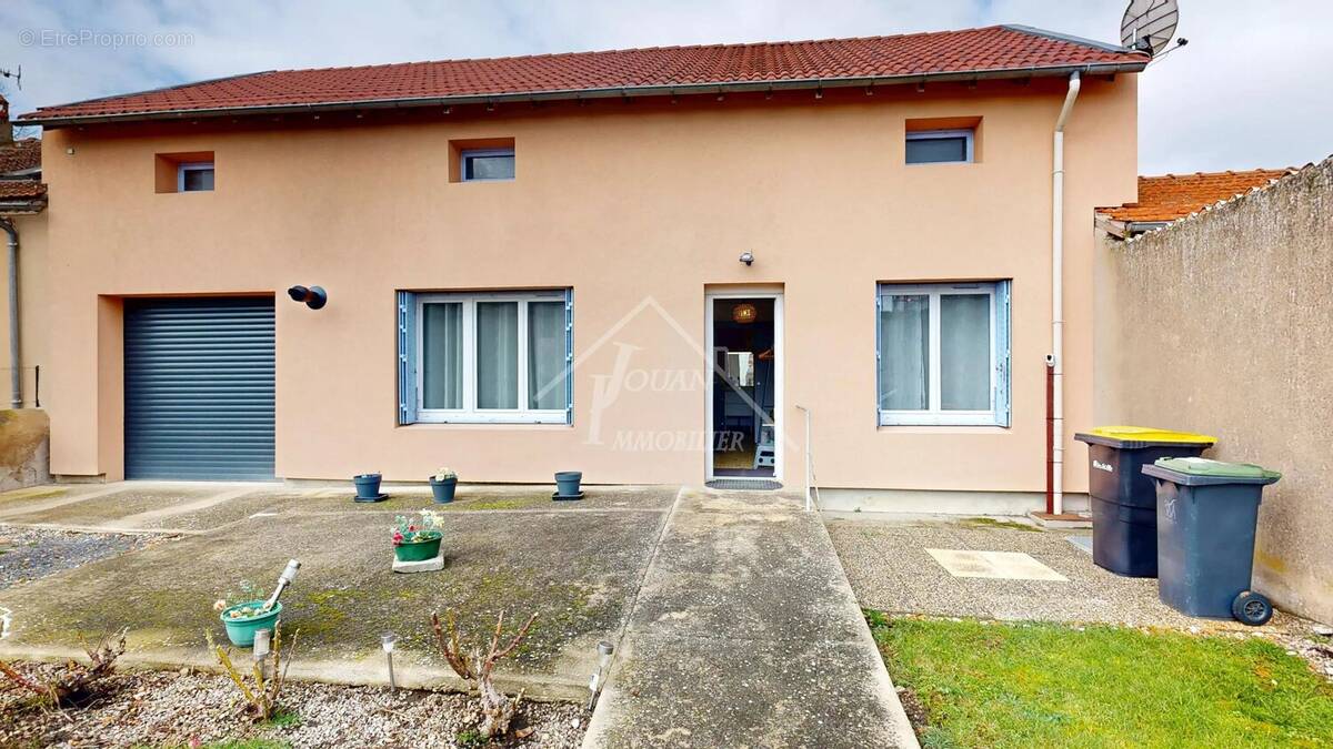 Maison à LE MAYET-D'ECOLE