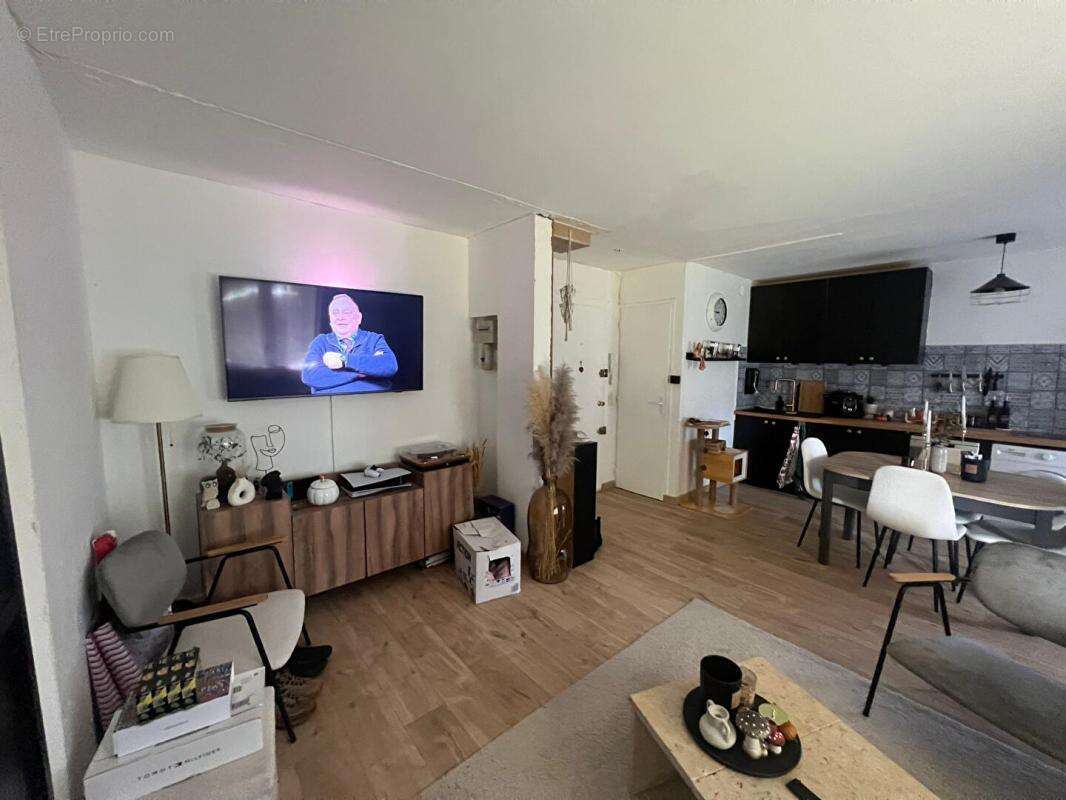 Appartement à FRESNES