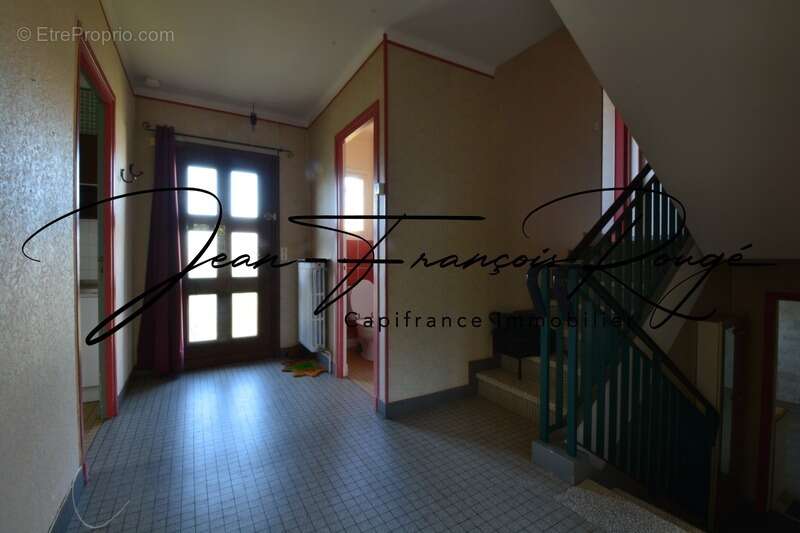 Maison à CONDE-SUR-VIRE