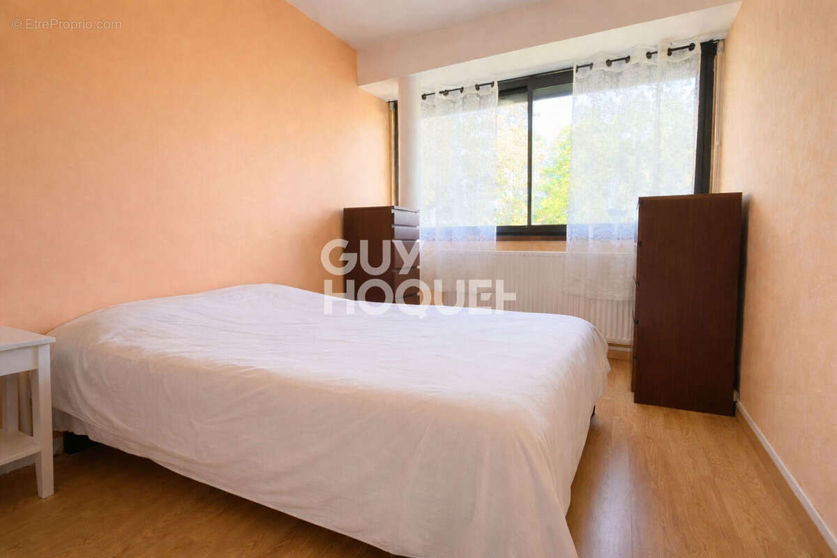 Appartement à LE COUDRAY-MONTCEAUX