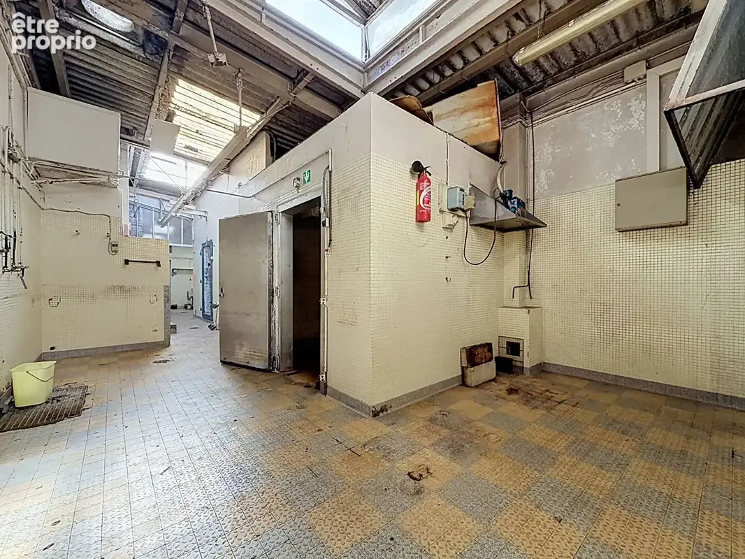 Maison de caractère avec jardin, logement annexe et grand local d'activité : plus de 280 m² à rénover - photo 11