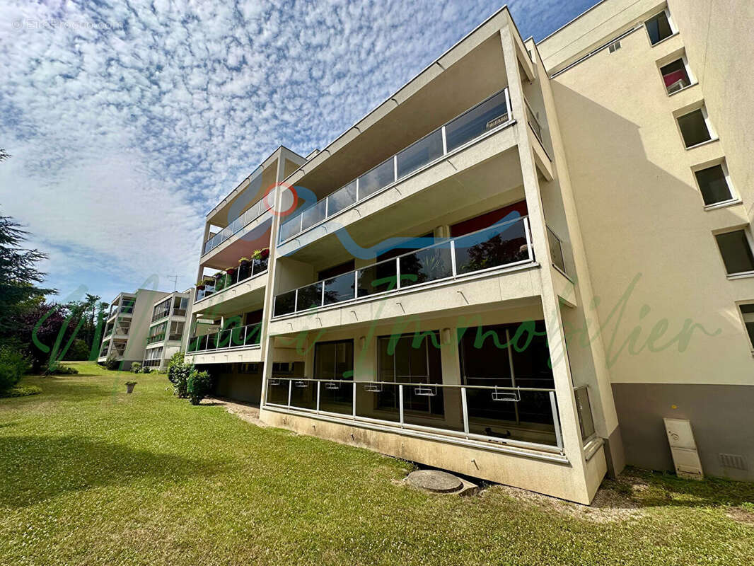 Appartement à FRENEUSE