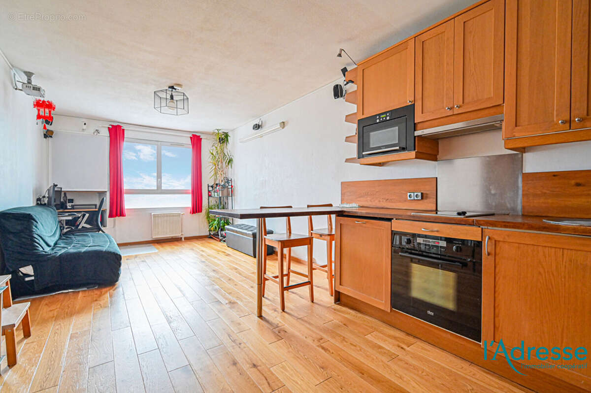 Appartement à PARIS-20E