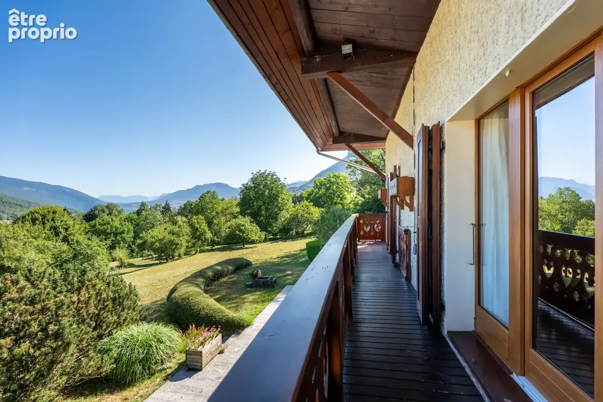 Le Noyer - Ferme rénovée de caractère - potentiel de 336m2 habitable - 2.630m2 de terrain plat - photo 12