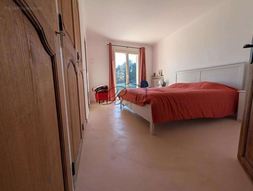 Maison à LA TOUR-D'AIGUES