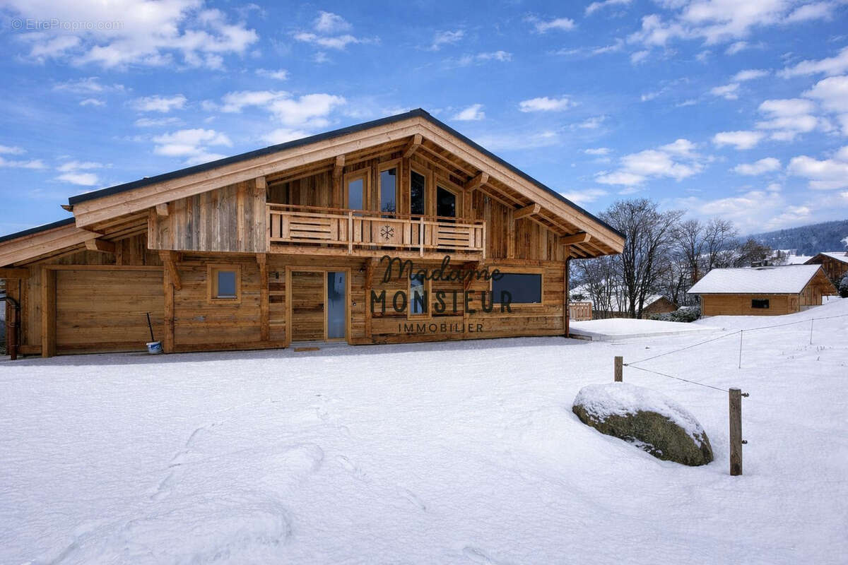 Maison à COMBLOUX