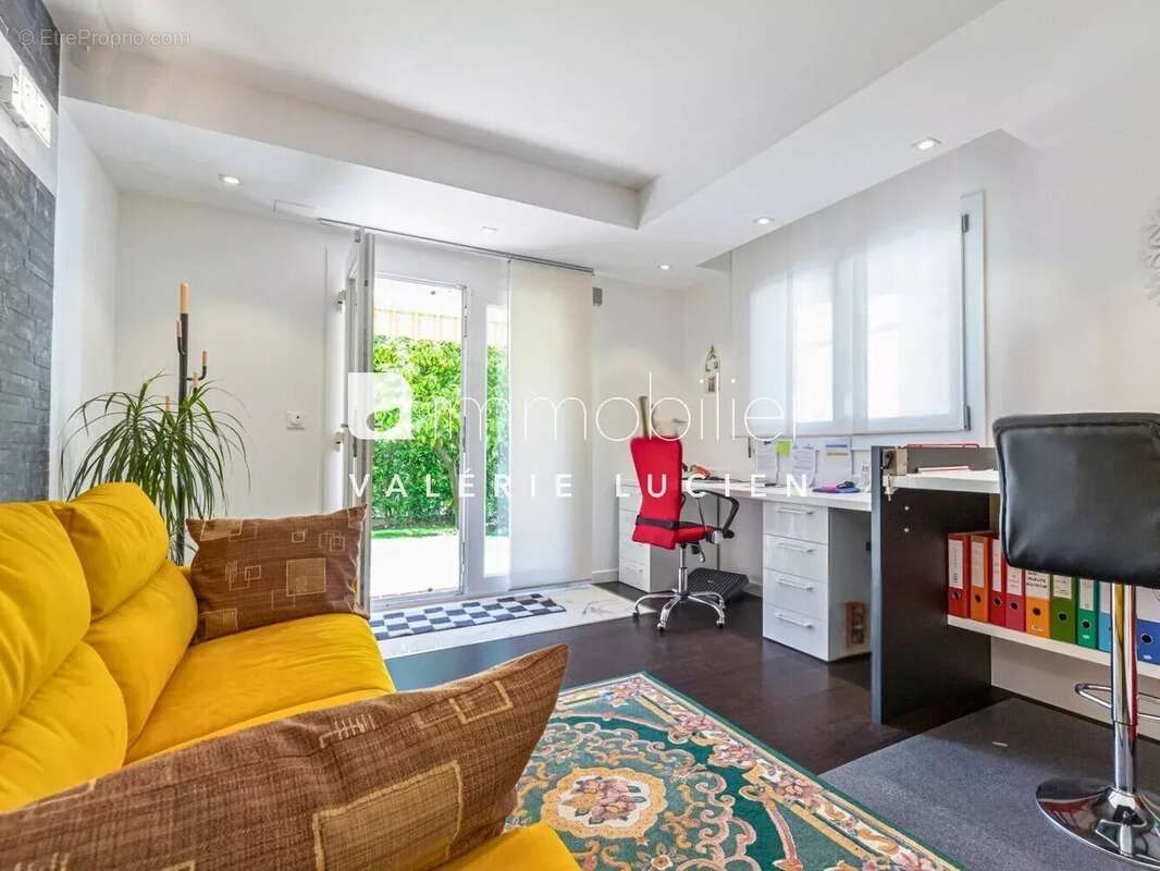 Cannes – Maison rénovée à deux pas des plages - photo 3