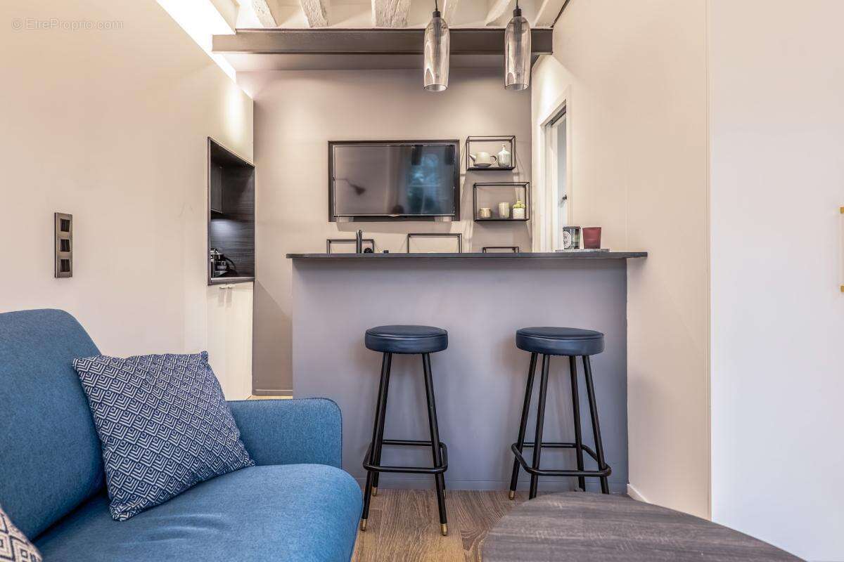 Appartement à PARIS-1E