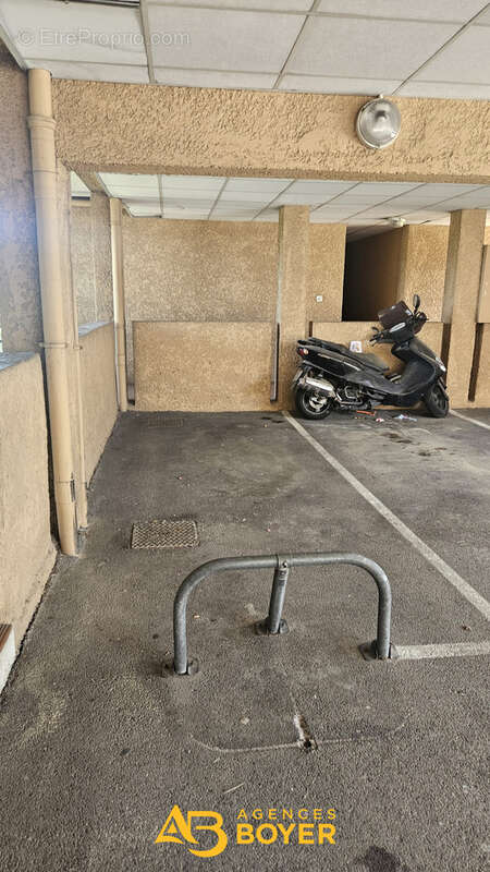 Parking couvert montée Voisin.Proche de la plage. - photo 4