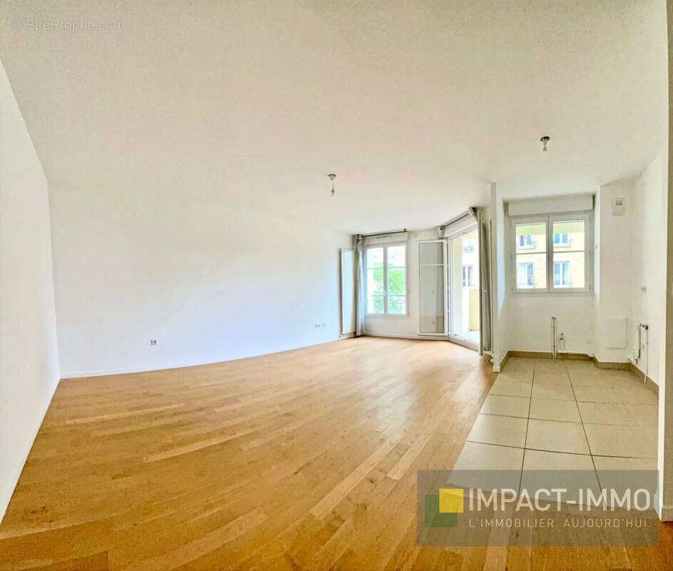Appartement à LA GARENNE-COLOMBES