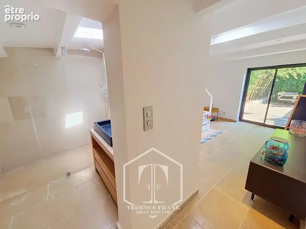 Villa de caractère – Plus de 240 m² – 5 chambres – Piscine – Jardin - photo 32