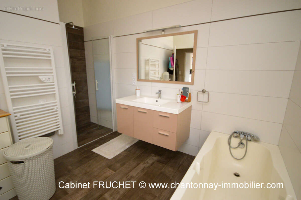 CHANTONNAY - Jolie maison en centre ville - photo 14