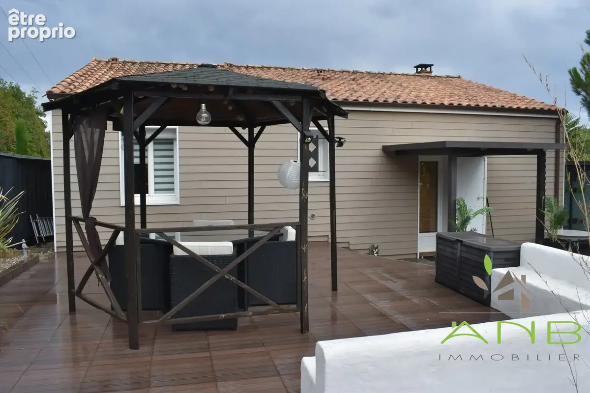 Maison à MORNAC