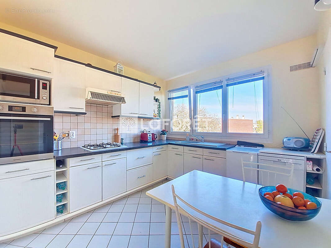 Appartement à VERNEUIL-SUR-SEINE