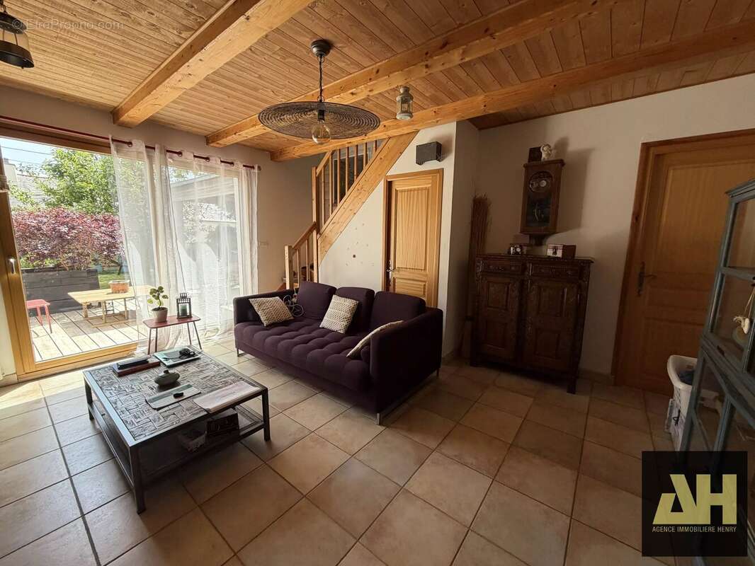 Maison à LE RELECQ-KERHUON