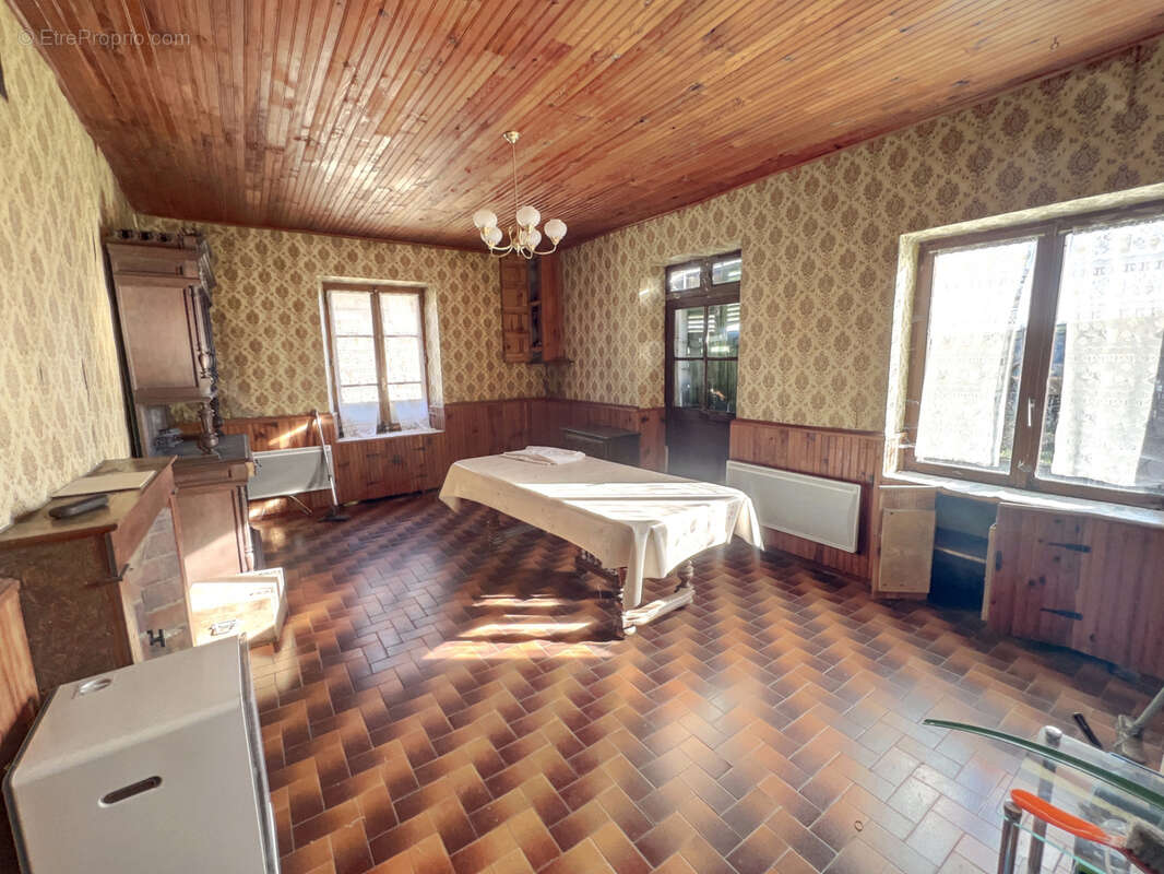 Maison à LA CHAPELLE-SAINT-MARTIN