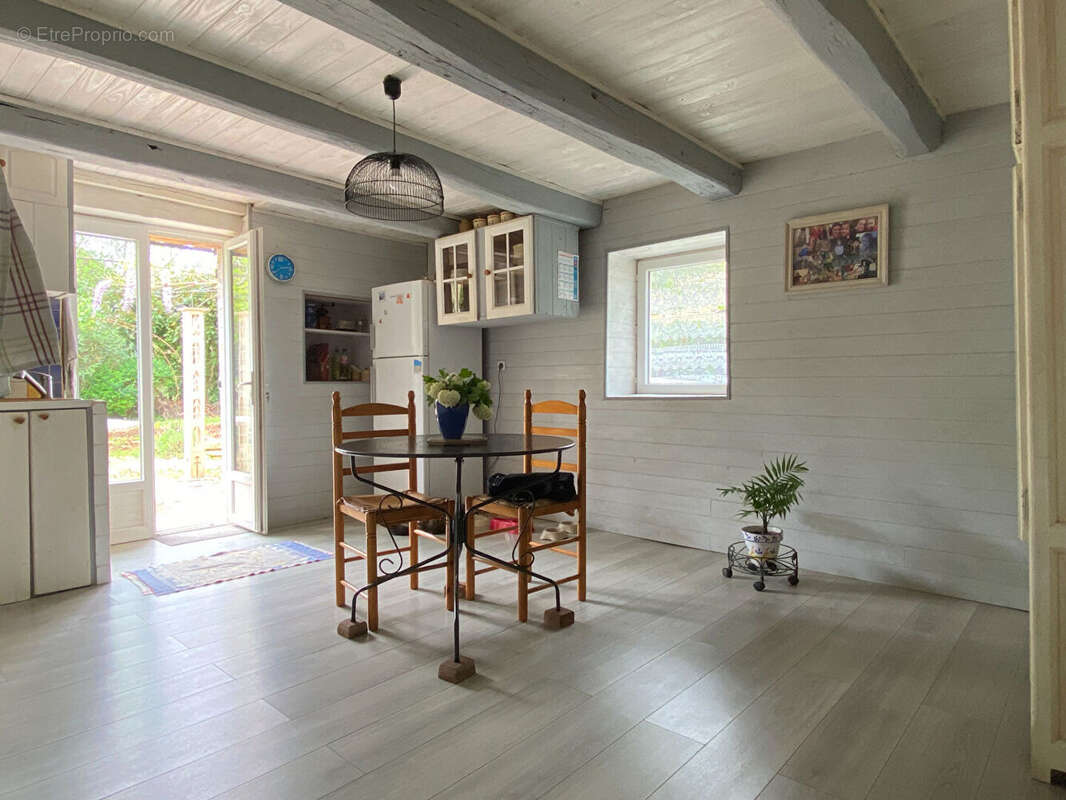 Maison à CHAMPAGNE-LE-SEC