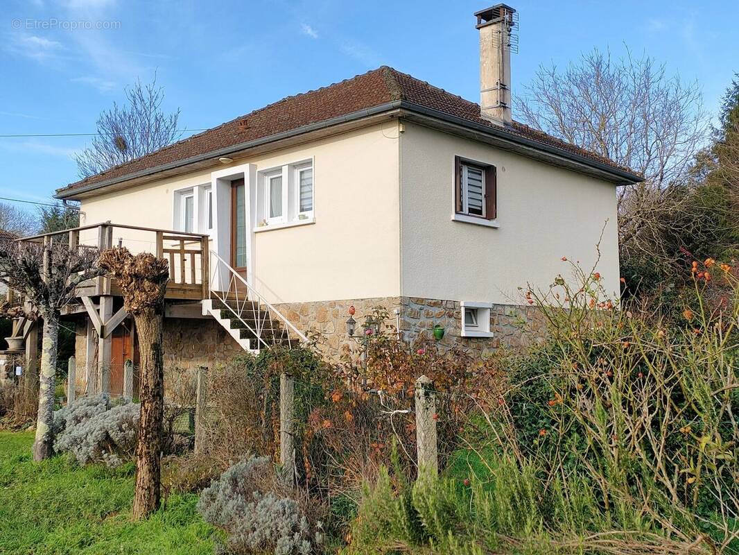 Maison à CHAMPAGNAC-LA-RIVIERE