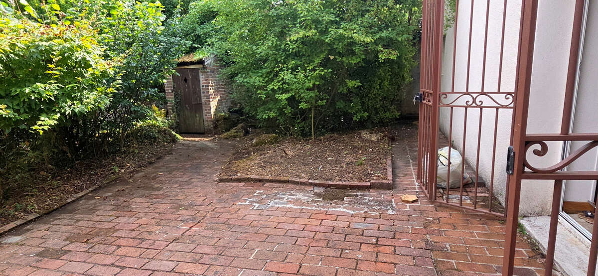 Dpt Yonne (89), à vendre BLENEAU maison de bourg de caractère 5 pièces de 120m2 avec cour de 80m2 - photo 7