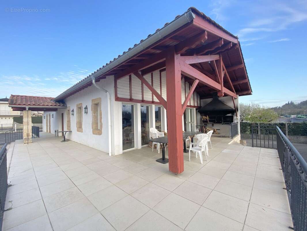 Photo 3 - Commerce à SAINT-PALAIS