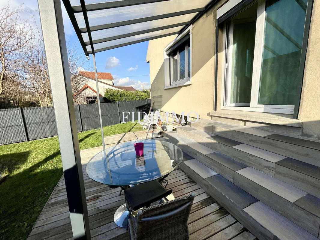 Maison à CHENNEVIERES-SUR-MARNE